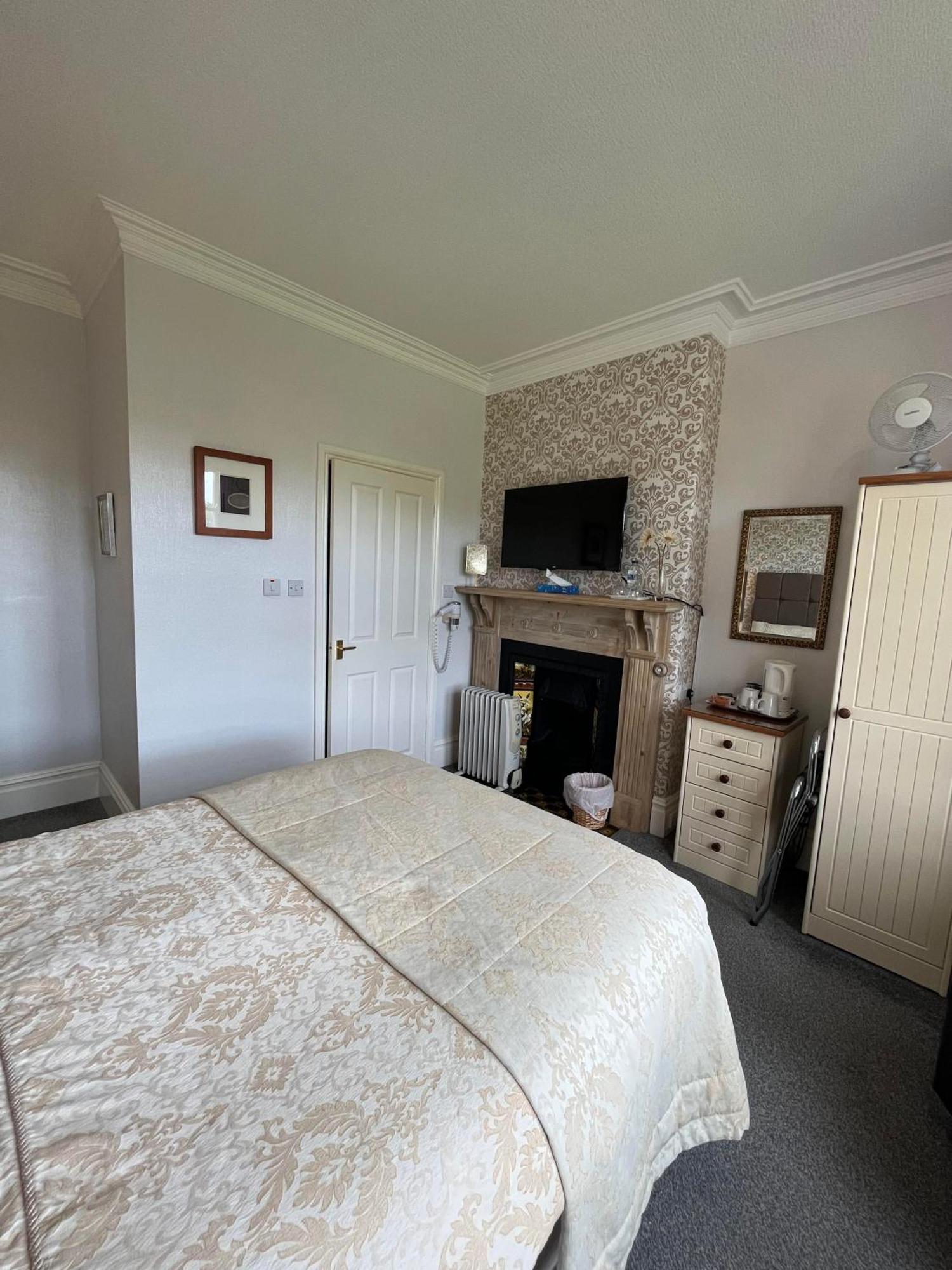 Bryn Derwen Guest House Конуи Стая снимка